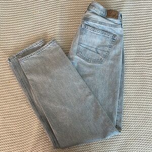 Straight leg American Eagle (I personally would say mid rise) size 0–>(24)